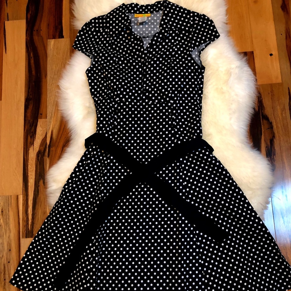 Vintage-style polka dot dress *NEW CONDITION*